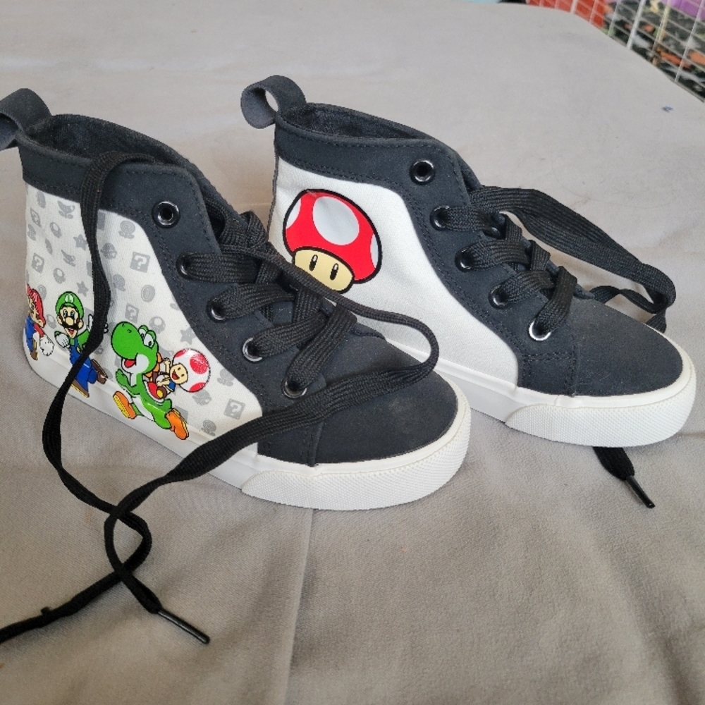 New 12 kid's Super Mario shoes